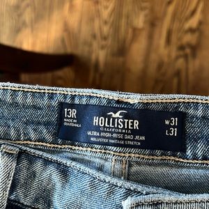 Hollister ultra high rise dad Jean size 13R waist 31 length 31